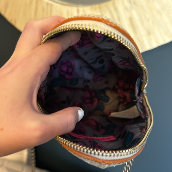 Sparkly Candy Corn Purse - Picture 3 of 4